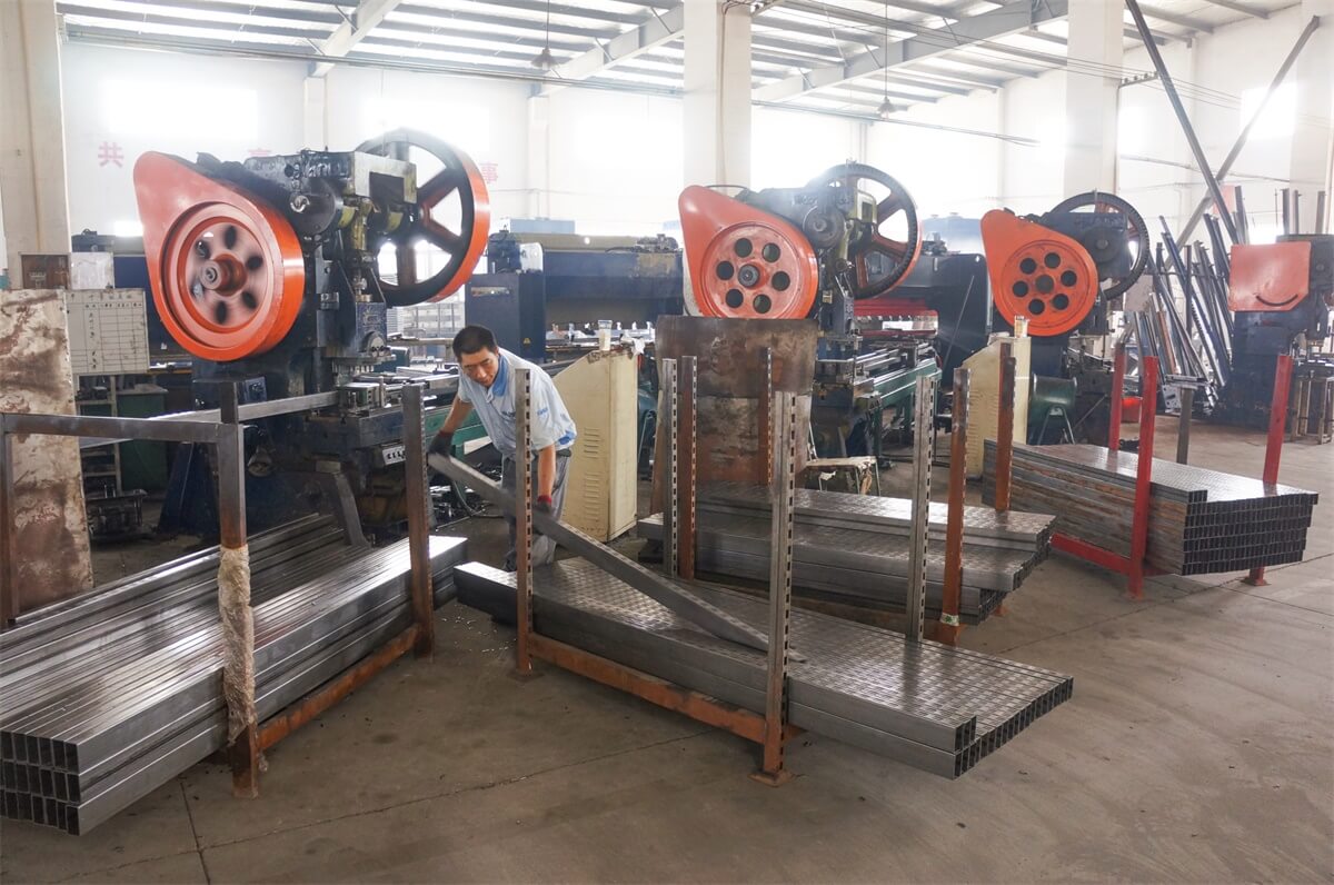 تستقيم اللكم